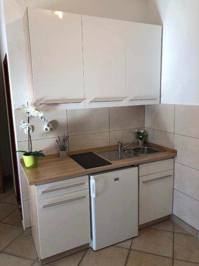 Guest House Renata Plomin Ngoại thất bức ảnh