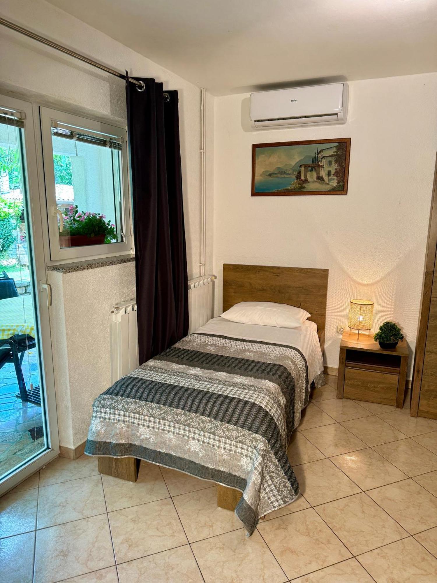 Guest House Renata Plomin Ngoại thất bức ảnh