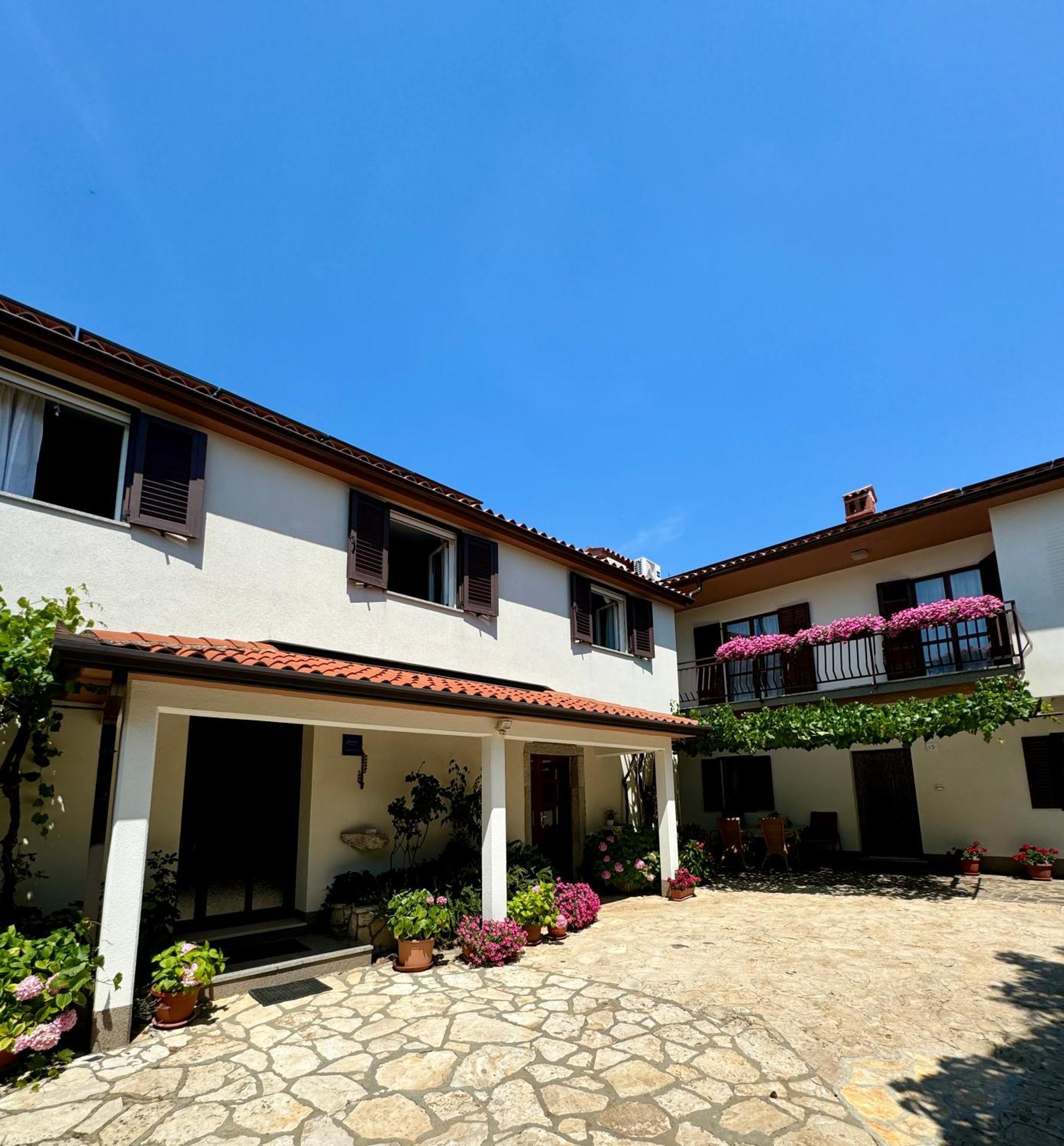 Guest House Renata Plomin Ngoại thất bức ảnh
