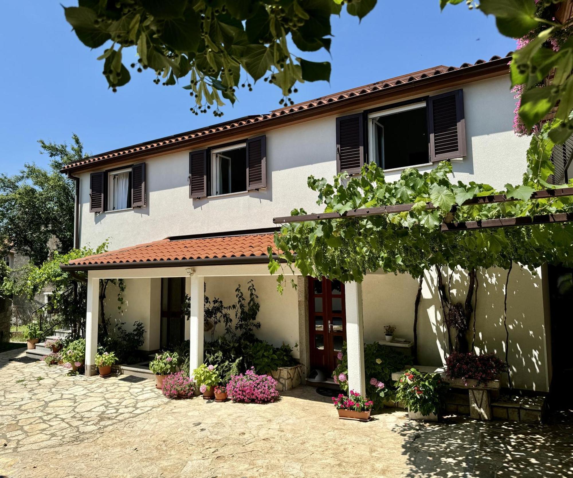 Guest House Renata Plomin Ngoại thất bức ảnh